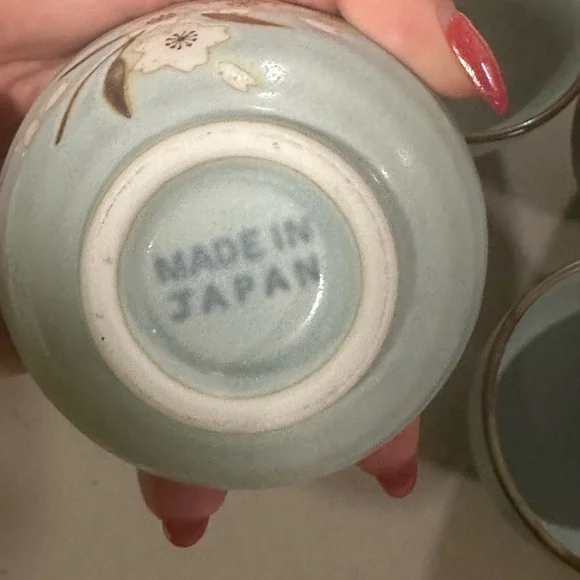 New Japanese Pottery Teapot and 4 Cup Set - Picture 7 of 8